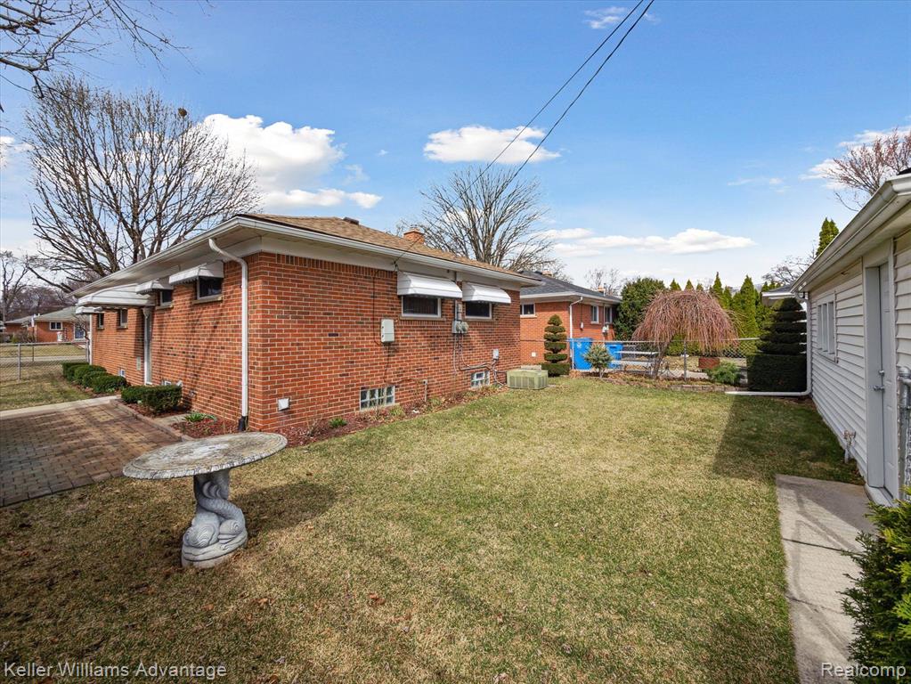4217 MCKINLEY Street, Dearborn Heights, MI 48125 — Photo 30