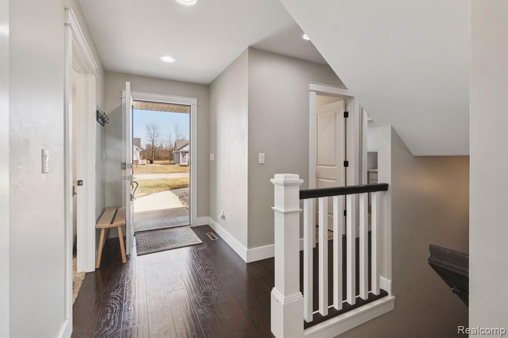 8585 ASHLAND, Freeland, MI 48623 — Photo 2