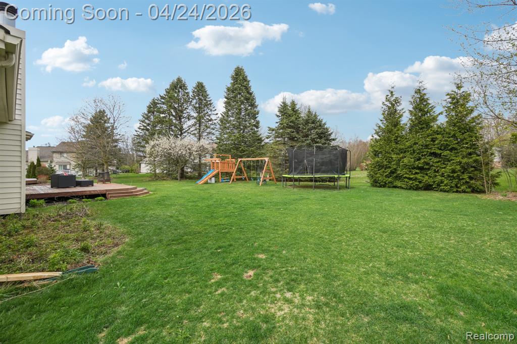 5819 Valley Drive, Clarkston, MI 48348 — Photo 37