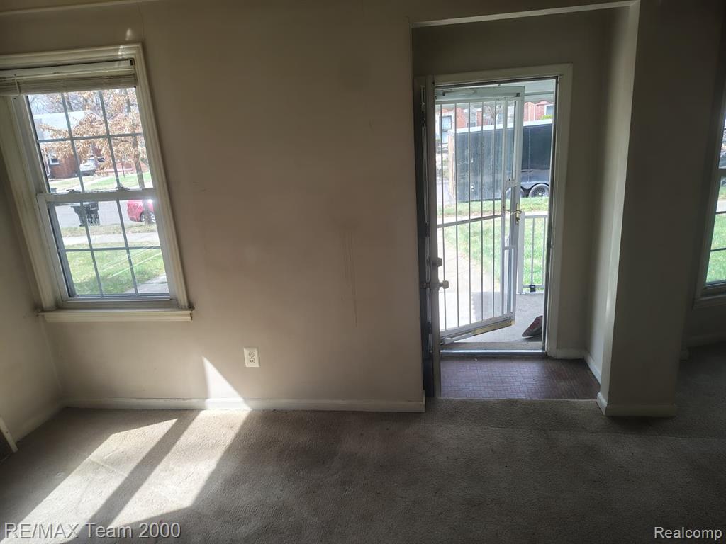 18330 Warwick Street, Detroit, MI 48219 — Photo 4