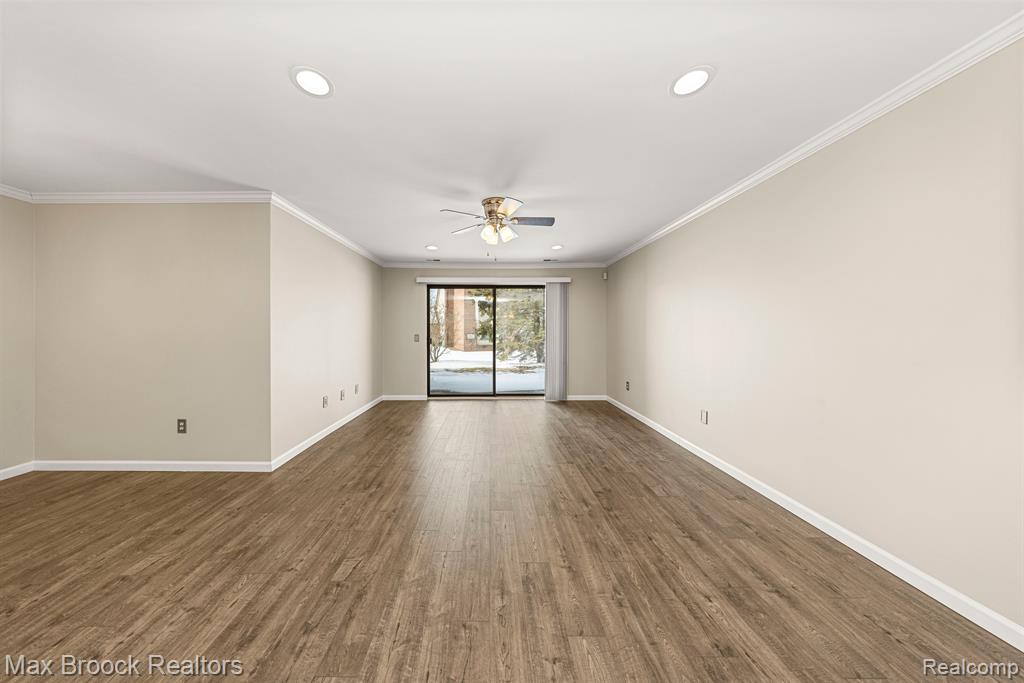 6689 W Ridgefield Circle, West Bloomfield, MI — Photo 8