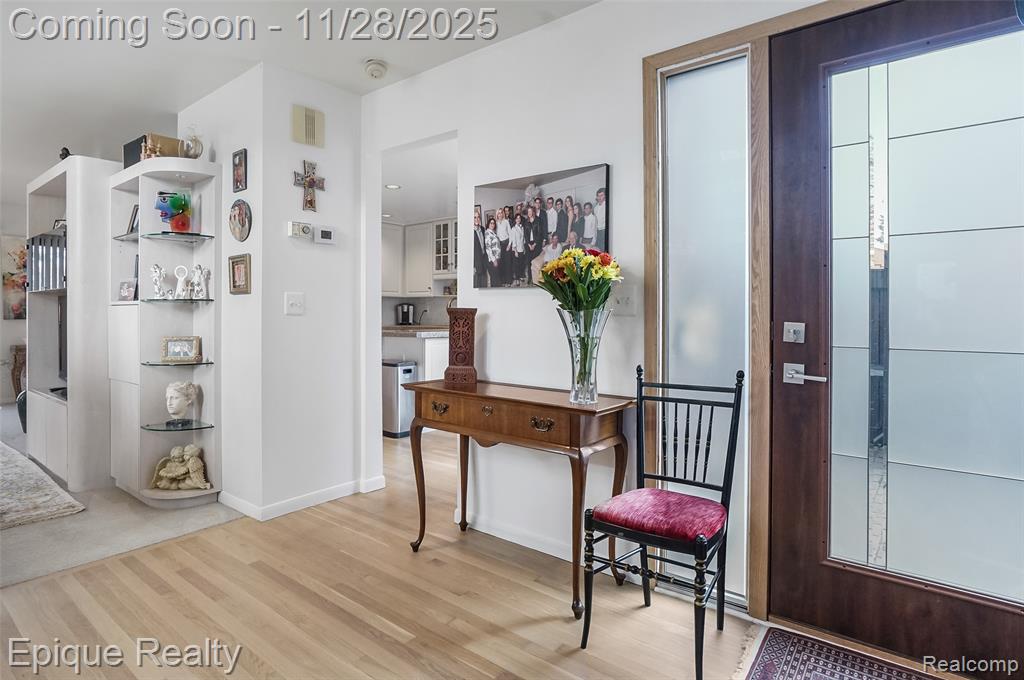 2164 Bordeaux Street, West Bloomfield, MI, 48323