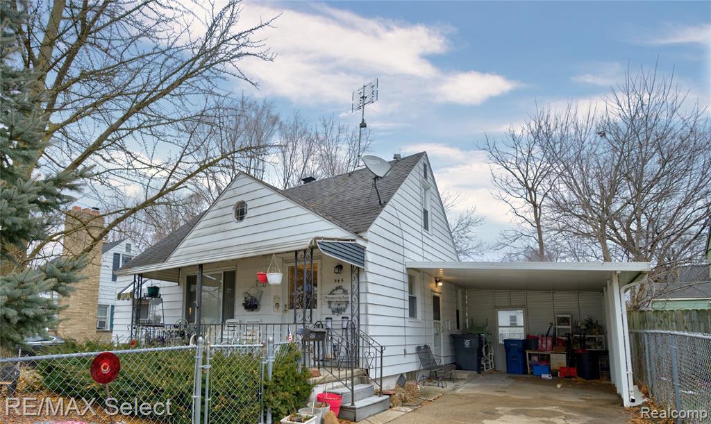 945 Salisbury Avenue, Flint, MI 48532 — front exterior