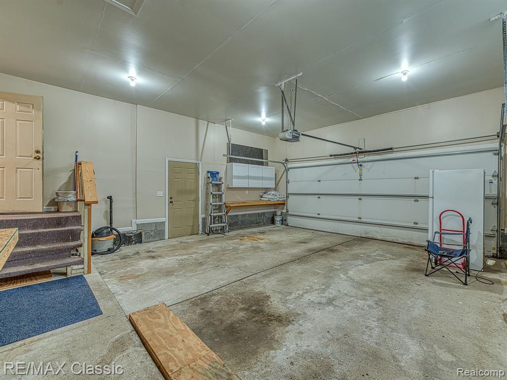 9415 N TERRITORIAL Road, Plymouth, MI 48170 — Photo 29