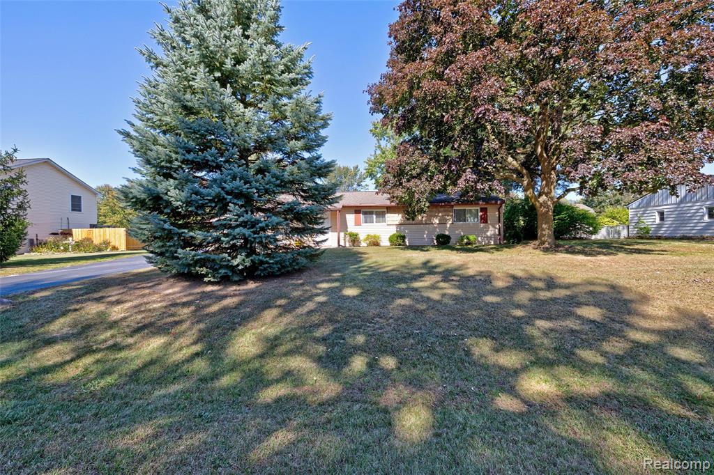 4730 Pinedale Avenue, Clarkston, MI — Photo 35