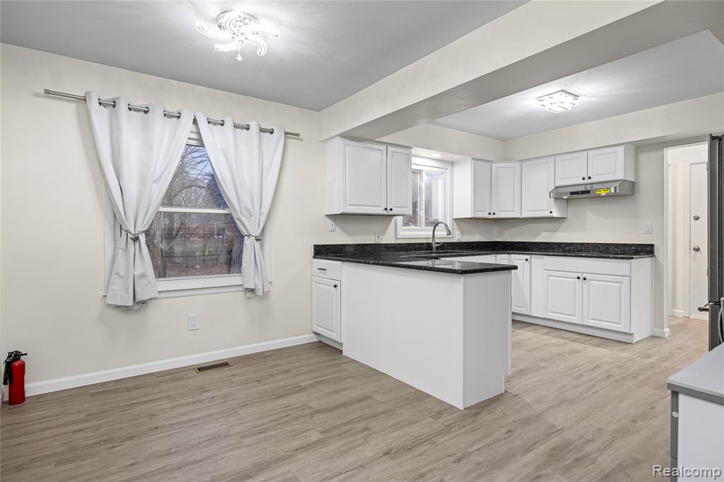 5738 Pebbleshire Road, Bloomfield Hills, MI 48301 — Photo 10