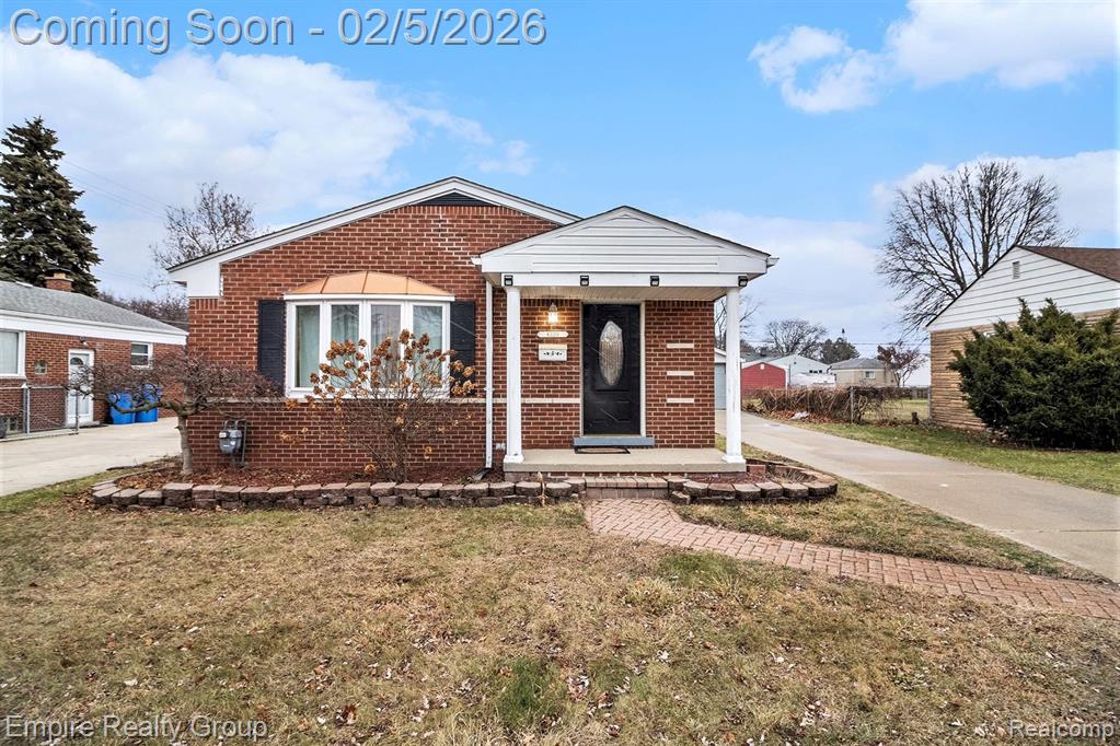 6320 Evangeline, Dearborn Heights, MI 48127 — front exterior
