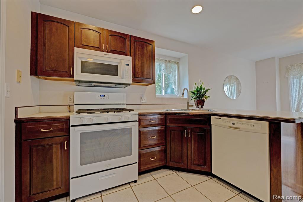 10154 HAWTHORNE RIDGE Road, Goodrich Vlg, MI — Photo 29