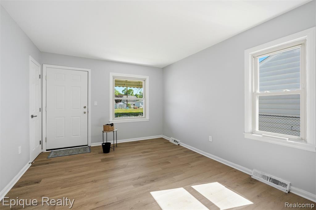 497 Montana Avenue, Pontiac, MI 48341 — Photo 3
