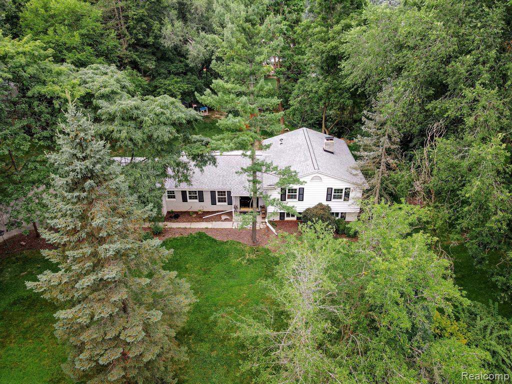 5753 Thorny Ash Road, Rochester, MI 48306 — Photo 38