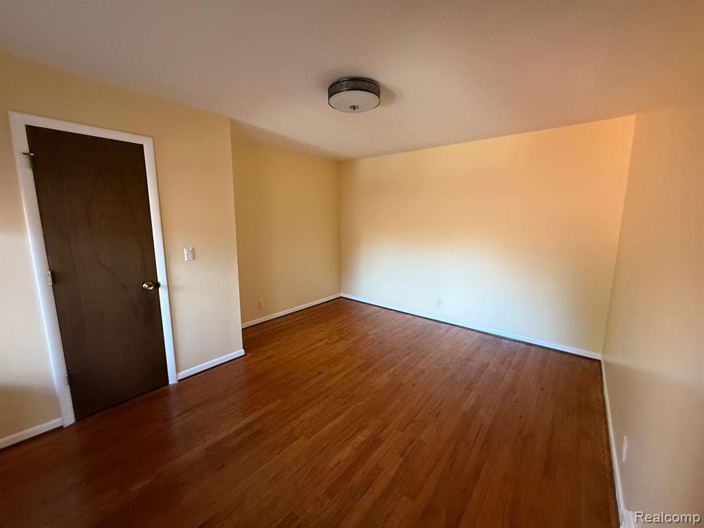 11 KIMBERLY Lane, 54, Dearborn, MI 48120 — Photo 37