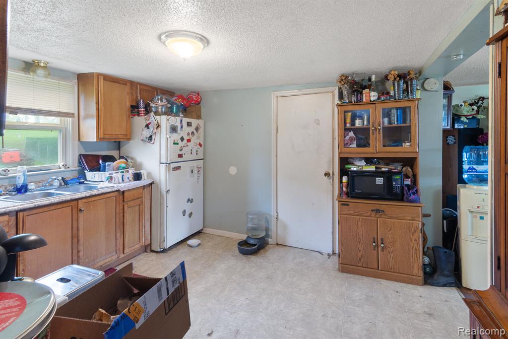 659 N VAN DYKE Road, Imlay City, MI 48444 — Photo 11