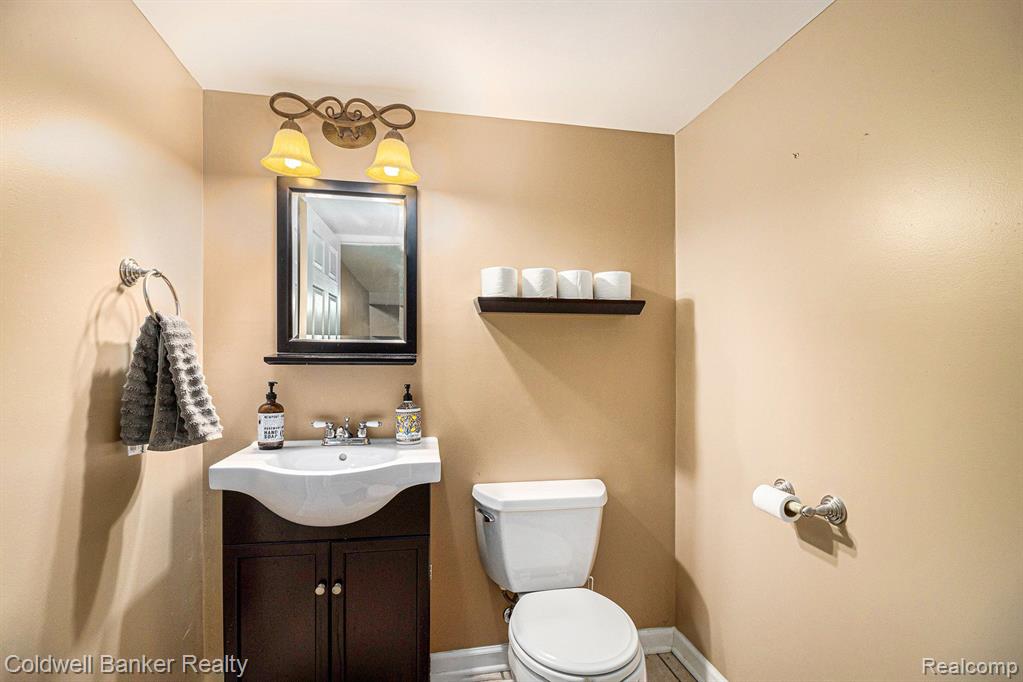 48520 Antique, Canton, MI 48187 — Photo 30