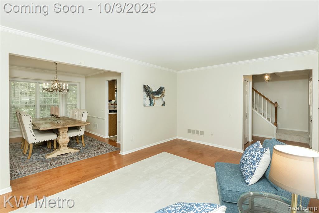 435 Thornridge Court, Rochester Hills, MI 48307 — Photo 8