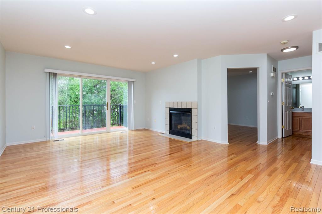 798 SANDALWOOD Drive, Troy, MI 48085 — Photo 7