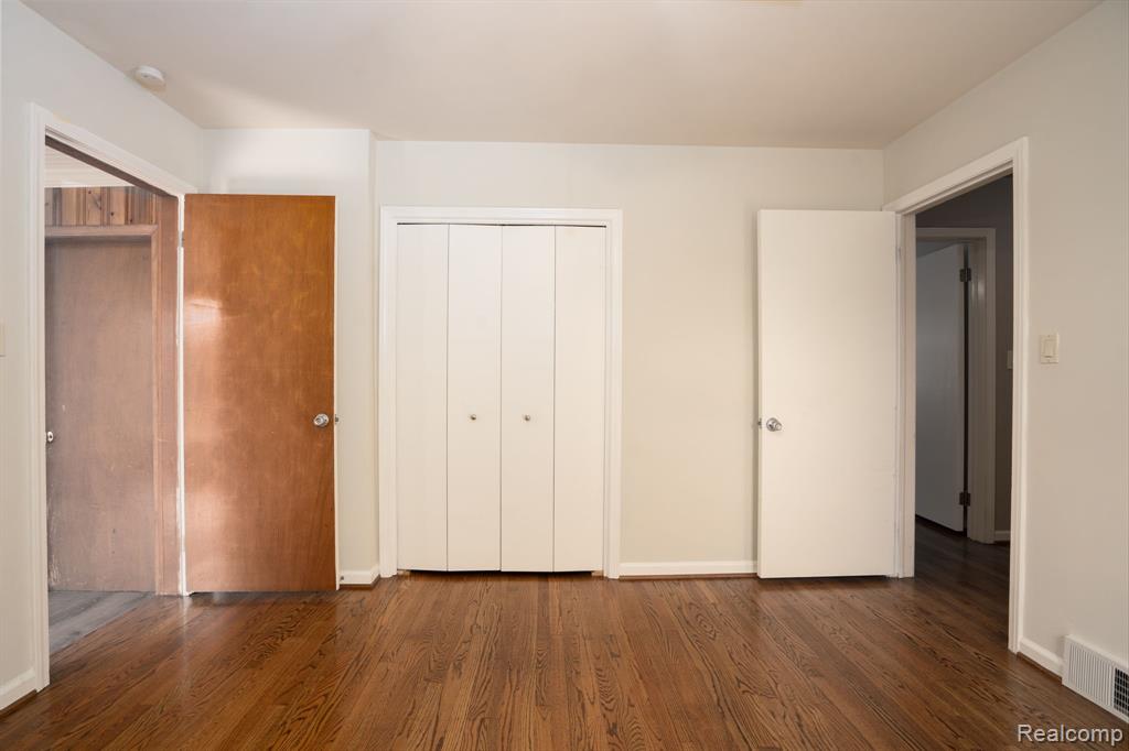 21184 Norwood Drive, Harper Woods, MI 48225 — Photo 24
