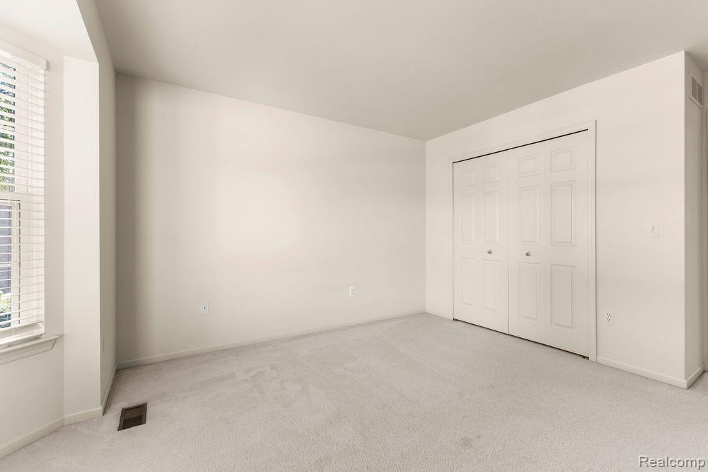 43120 Creek Court, 81, Clinton Twp, MI 48038 — Photo 29