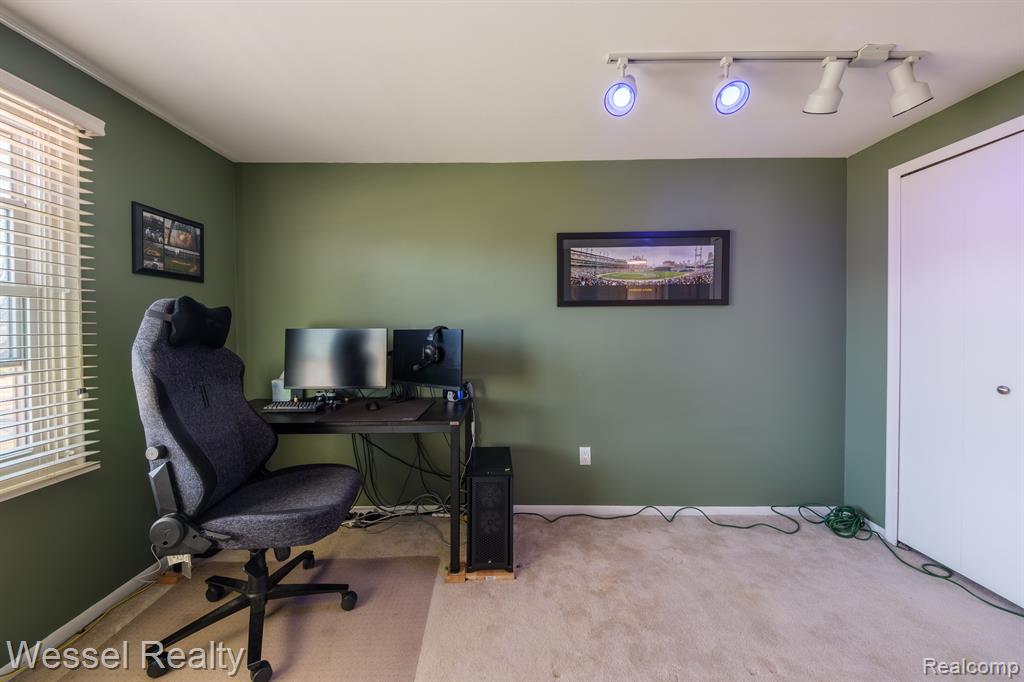 47829 BEN FRANKLIN Drive, Shelby Twp, MI 48315 — Photo 34
