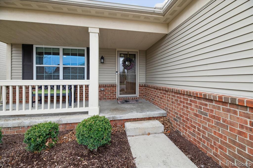 1115 PADDOCK Drive, South Lyon, MI 48178 — Photo 8