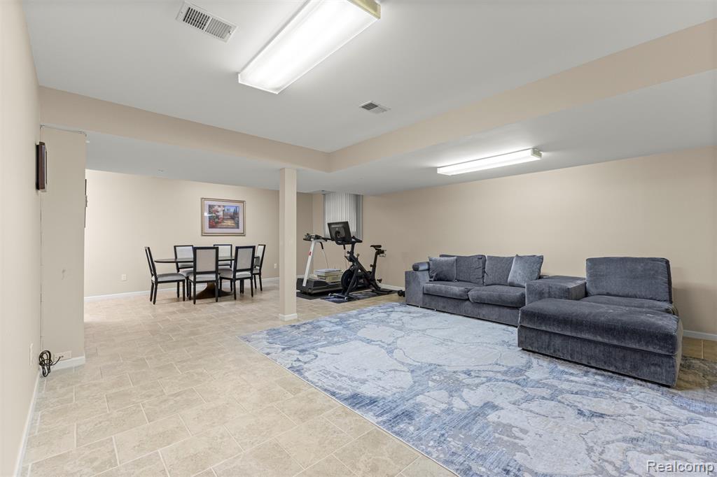 30060 Bristol Lane, Bingham Farms, MI 48025 — Photo 56
