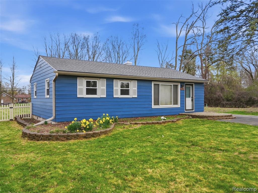 15380 Maxwell Avenue, Plymouth, MI 48170 — Photo 2