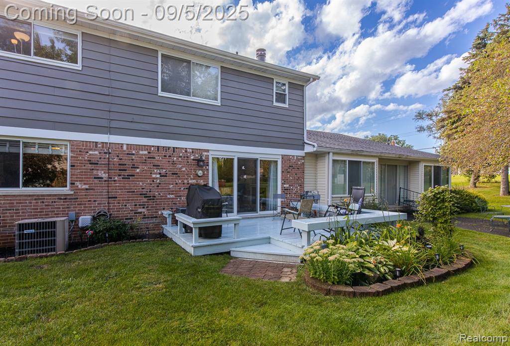 475 Sandehurst Drive, Grand Blanc, MI 48439 — Photo 45