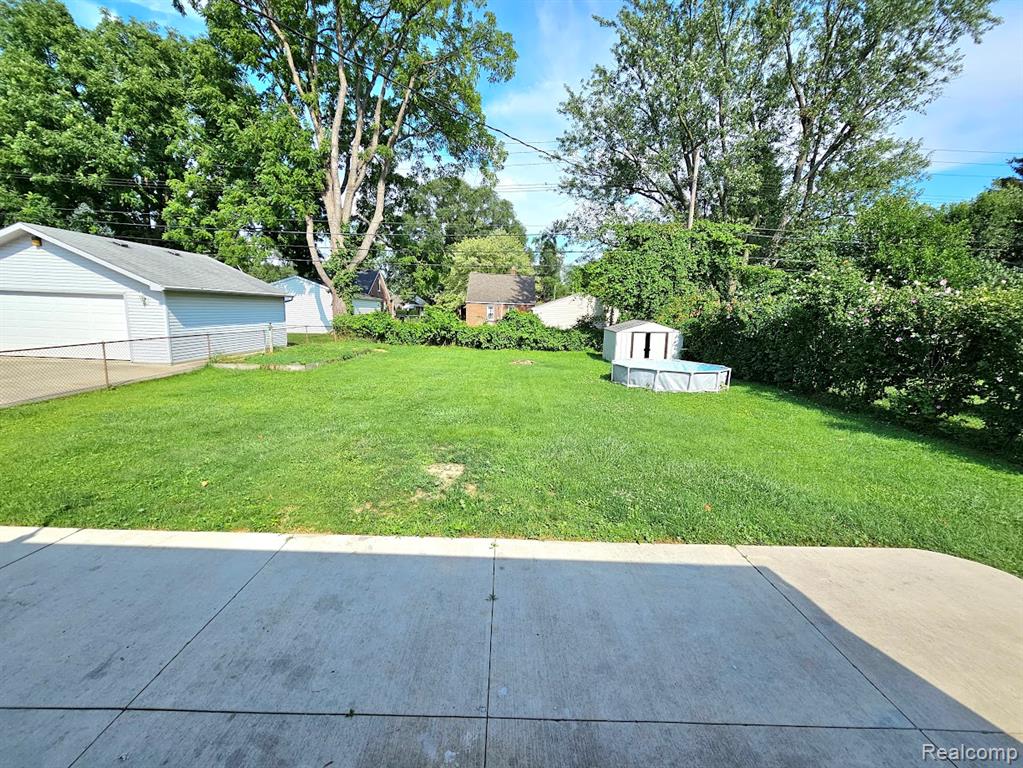 9994 Deering Street, Livonia, MI 48150 — Photo 32