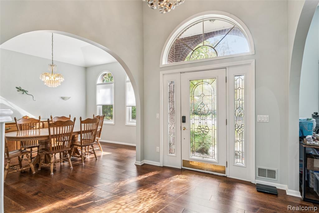 5812 Pine Breeze Drive, Clarkston, MI — Photo 8