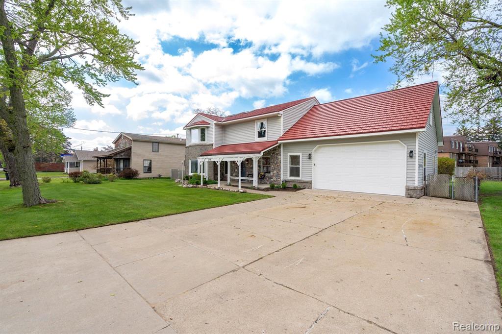 3246 MILLWALL Avenue, Keego Harbor, MI 48320 — Photo 2