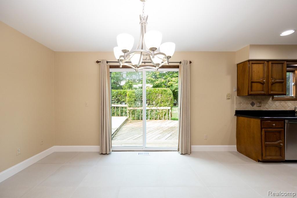 6275 Fairbrook Court, West Bloomfield, MI — Photo 20