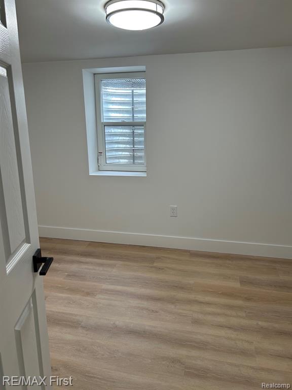 8865 Kenberton Drive, Oak Park, MI 48237 — Photo 11