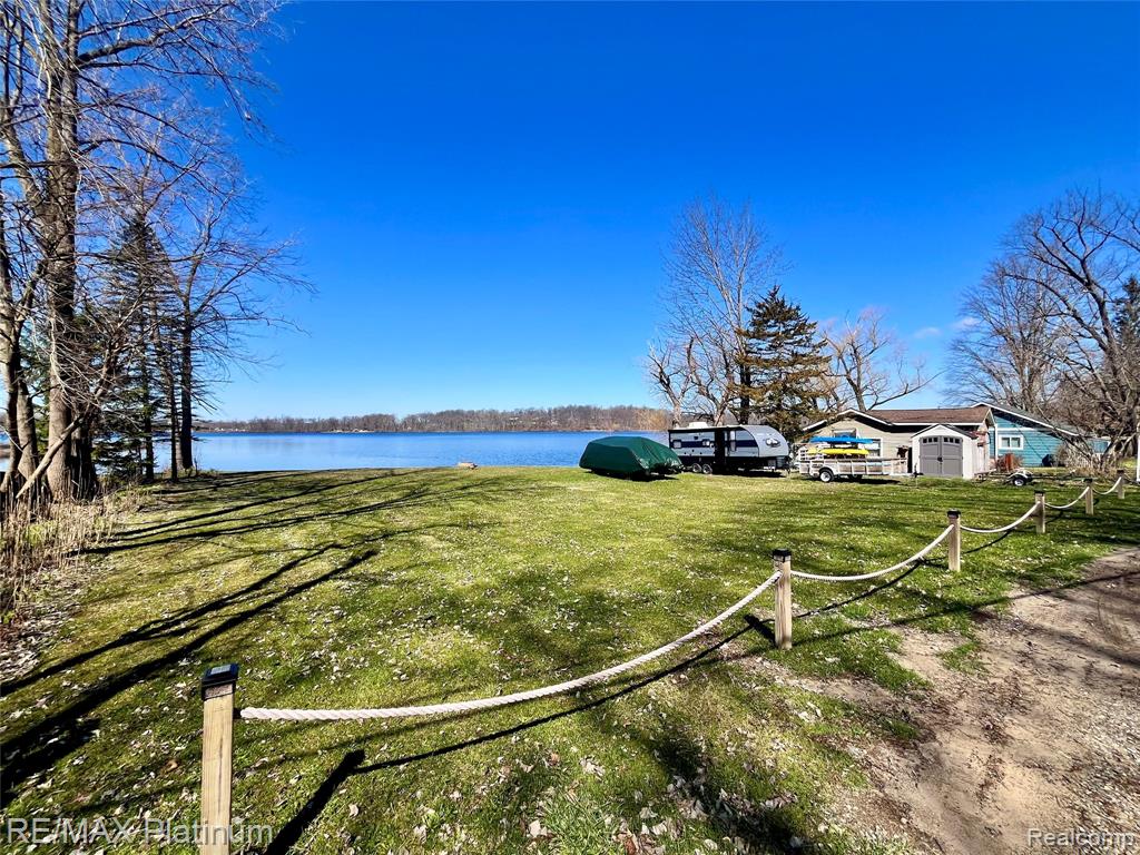 11280 Patterson Lake Dr Drive, Pinckney, MI 48169 — Photo 3