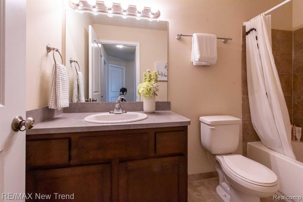 24485 ROSEMONT Drive, South Lyon, MI 48178 — Photo 31
