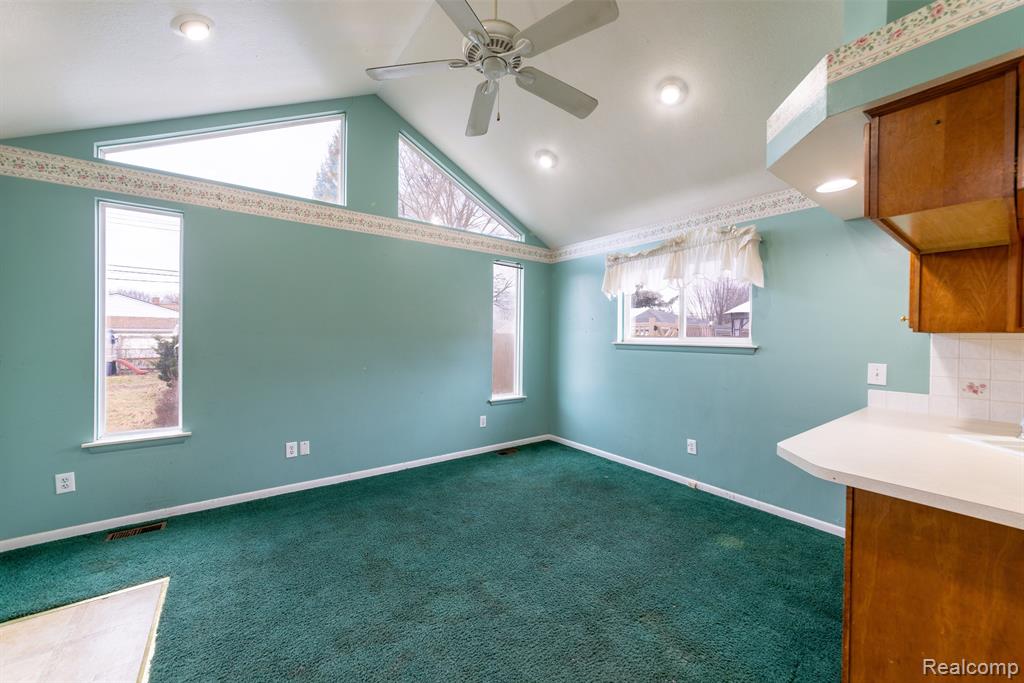 8374 MAYFAIR Street, Taylor, MI 48180 — Photo 18