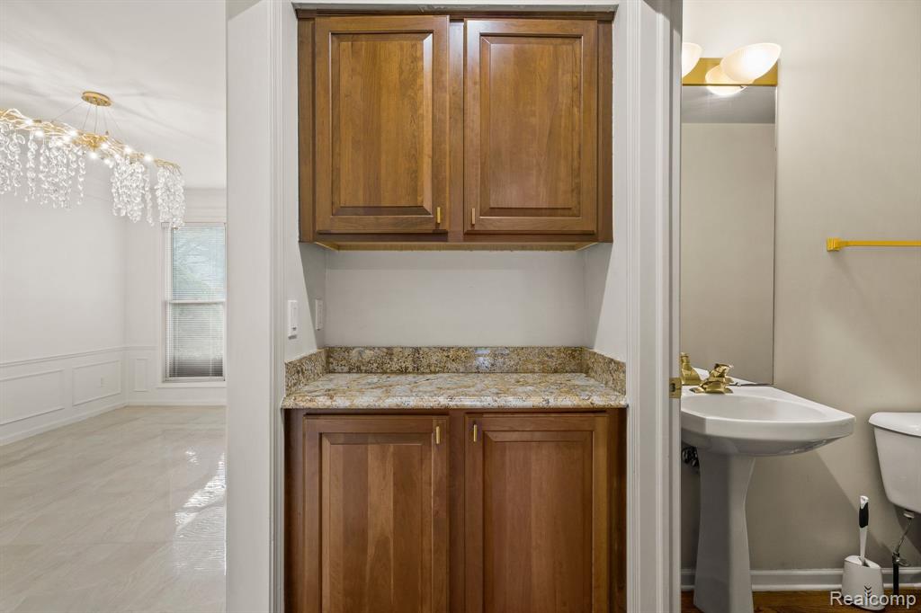 433 TORRINGTON Drive W, Canton, MI 48188 — Photo 18