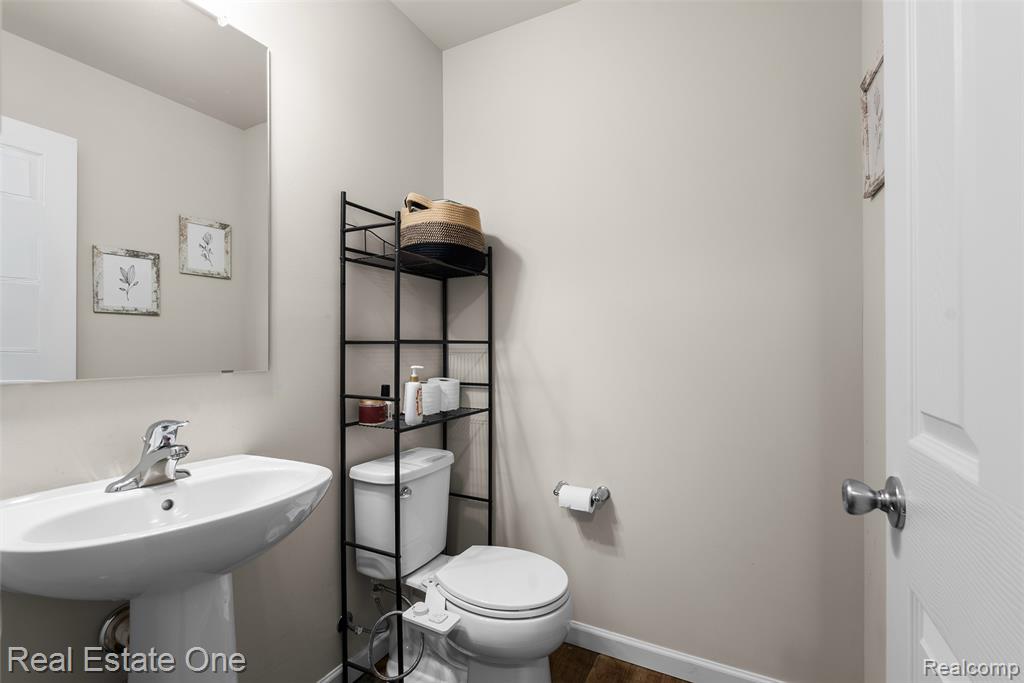 2273 Apple Tree Drive, Burton, MI 48519 — Photo 13