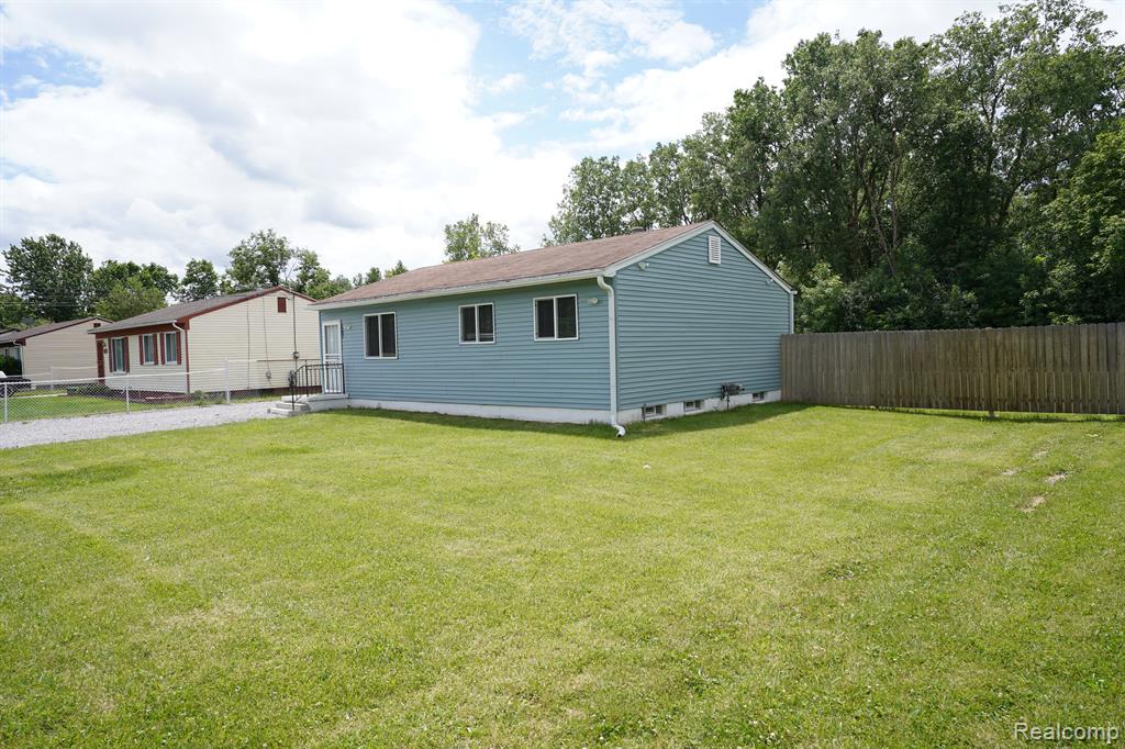 5383 NASSER Street, Flint, MI 48505 — Photo 7