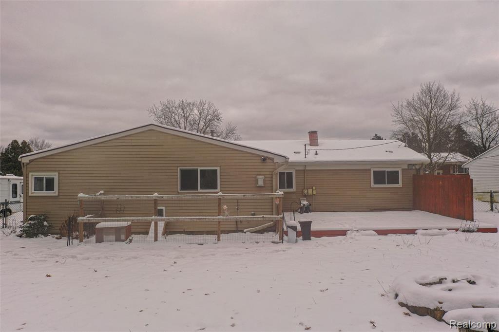 1443 West Drive, Wolverine Lake, MI 48390 — Photo 5