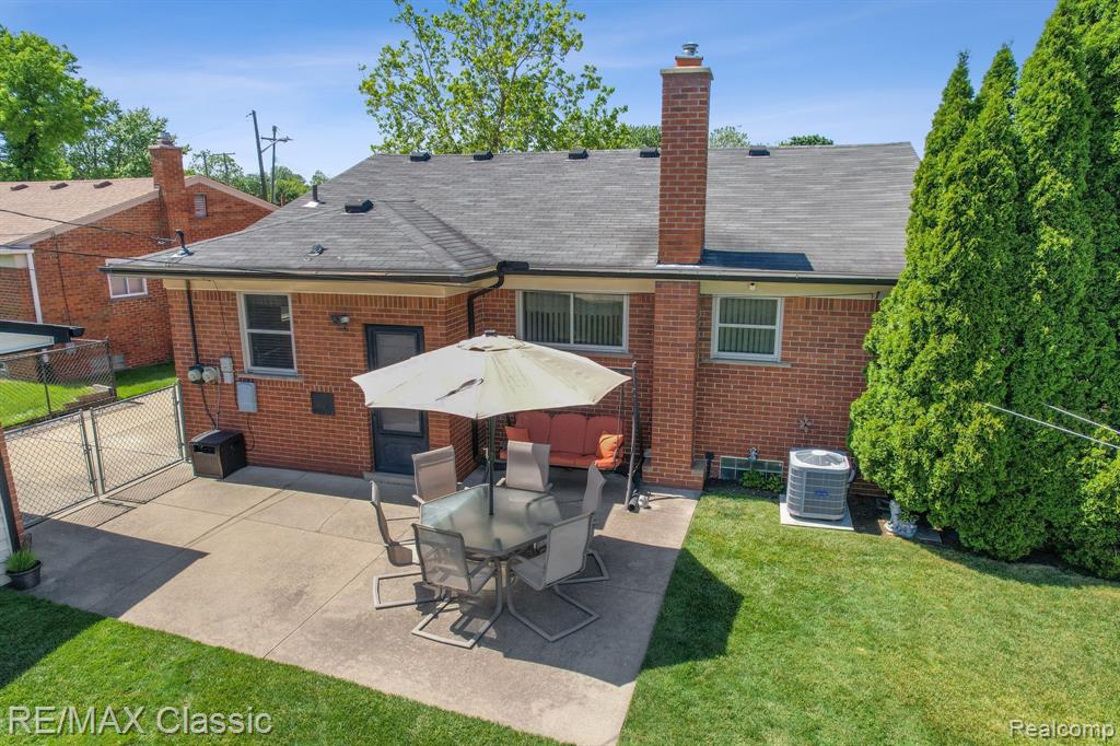 6900 CRESTWOOD Street, Dearborn Heights, MI 48127 — Photo 29