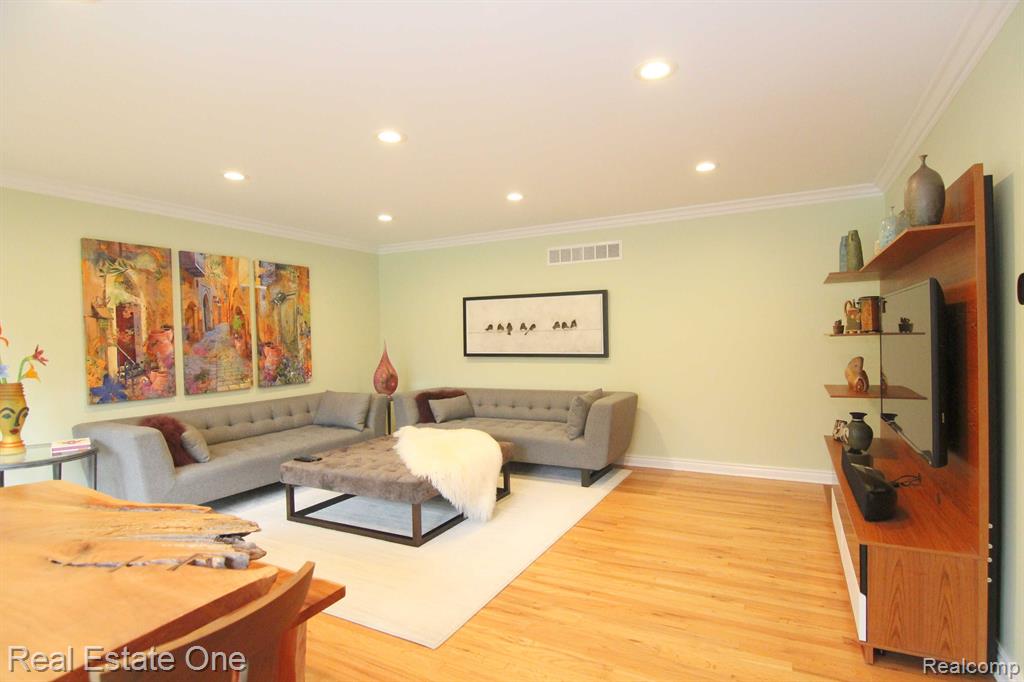 6749 ALDERLEY Way, West Bloomfield, MI — Photo 15