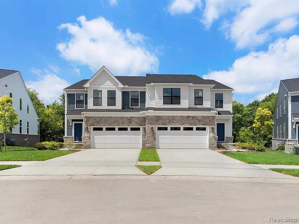5342 Trail Vista Drive, West Bloomfield, MI 48323 — front exterior