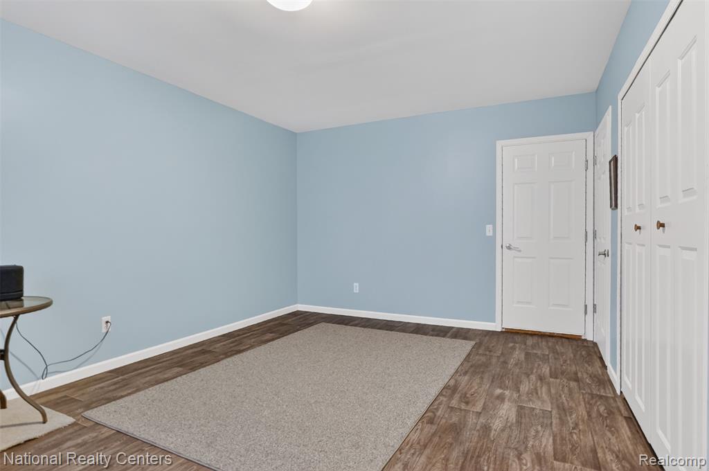 188 Center Boulevard, Wixom, MI 48393 — Photo 36