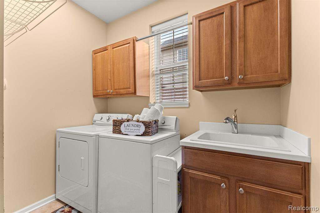 16784 Yellowstone Drive, Northville, MI 48168 — Photo 37