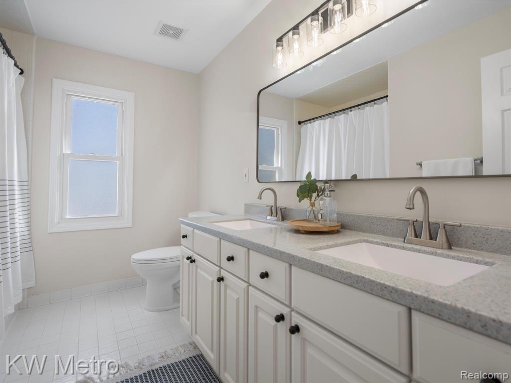 441 DORCHESTER Way, Milford, MI 48381 — Photo 42