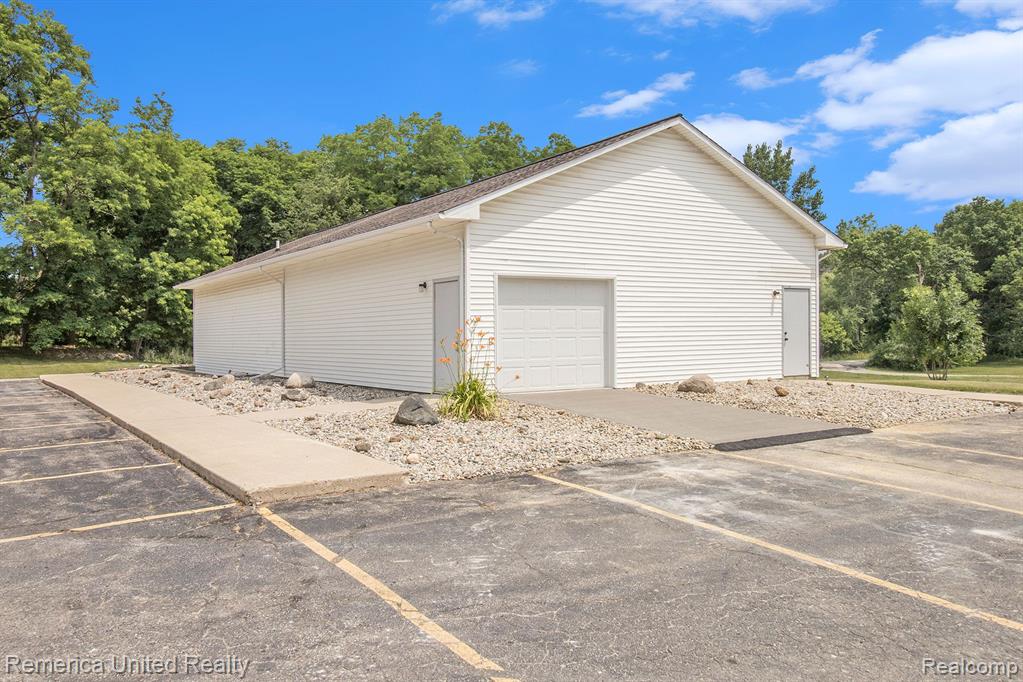 6740 HERBST Road, Brighton, MI 48114 — Photo 45