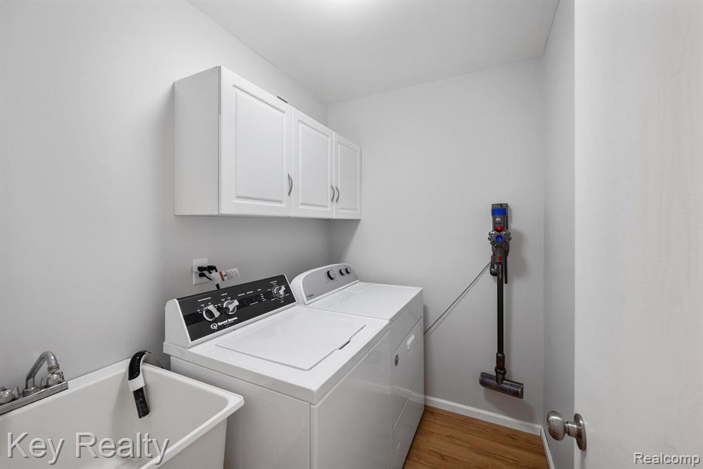 1100 WASHINGTON Circle, Northville, MI 48167 — Photo 14