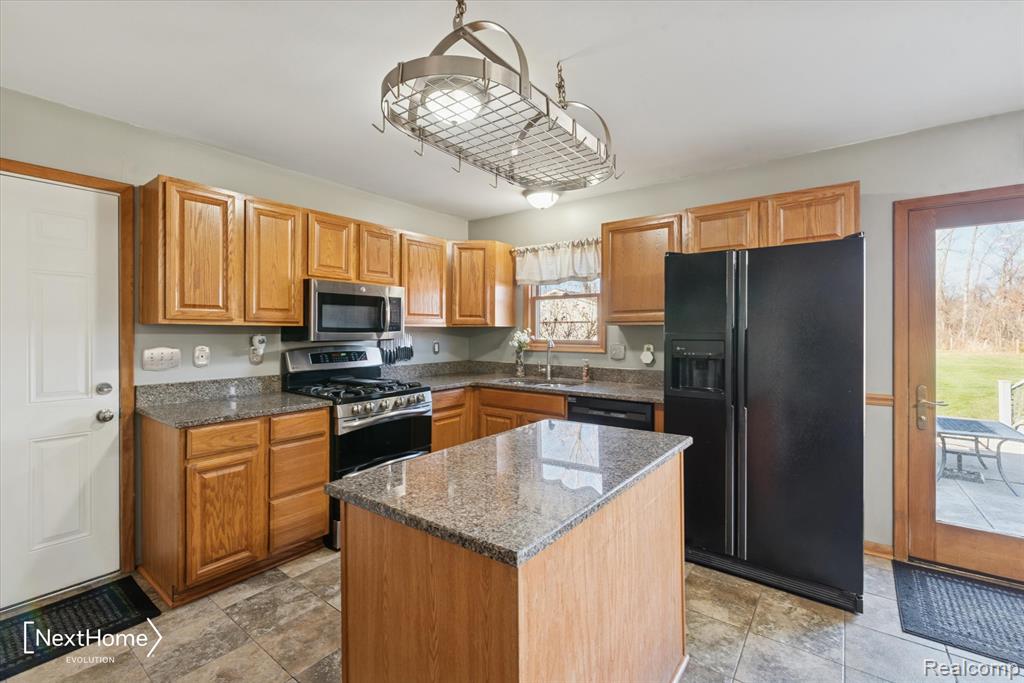 7010 Oakville Waltz Road, Sumpter, MI 48117 — Photo 13