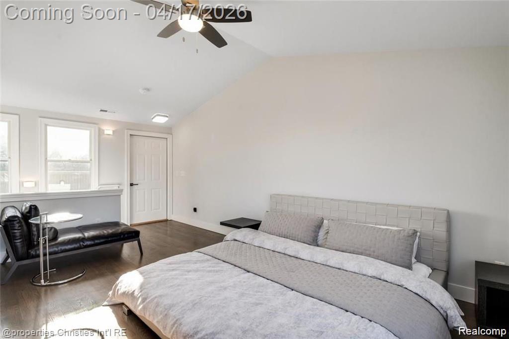 642 W 11 MILE Road, Royal Oak, MI 48067 — Photo 15