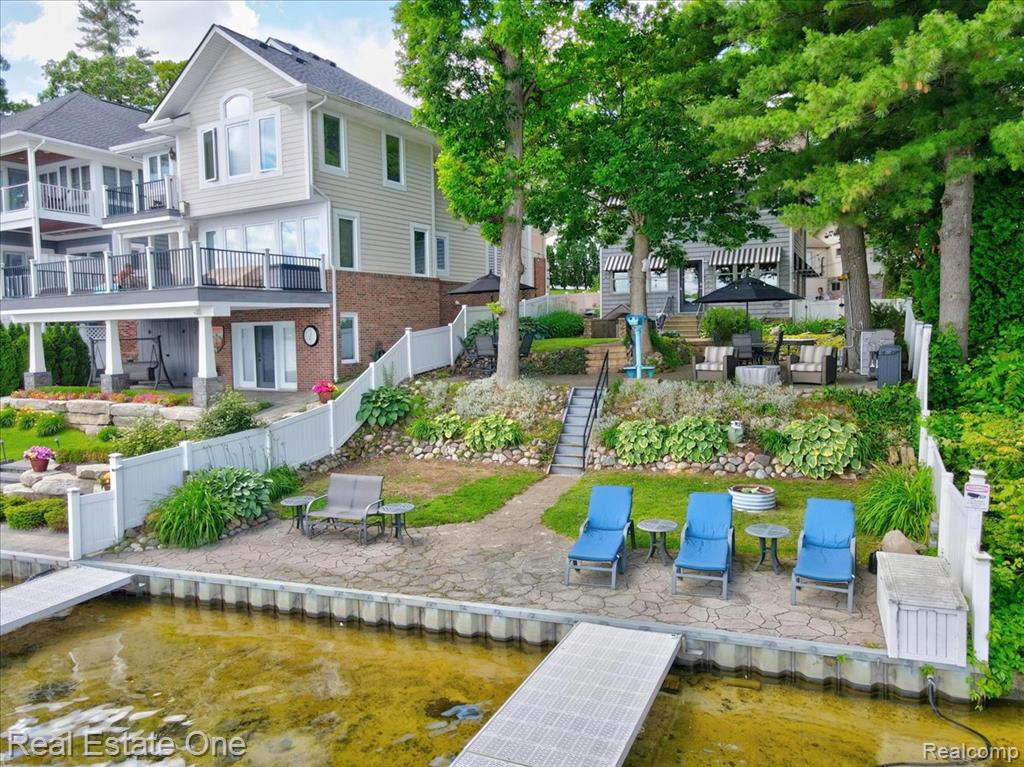 836 Pine Tree Road W, Lake Orion, MI 48362 — Photo 70