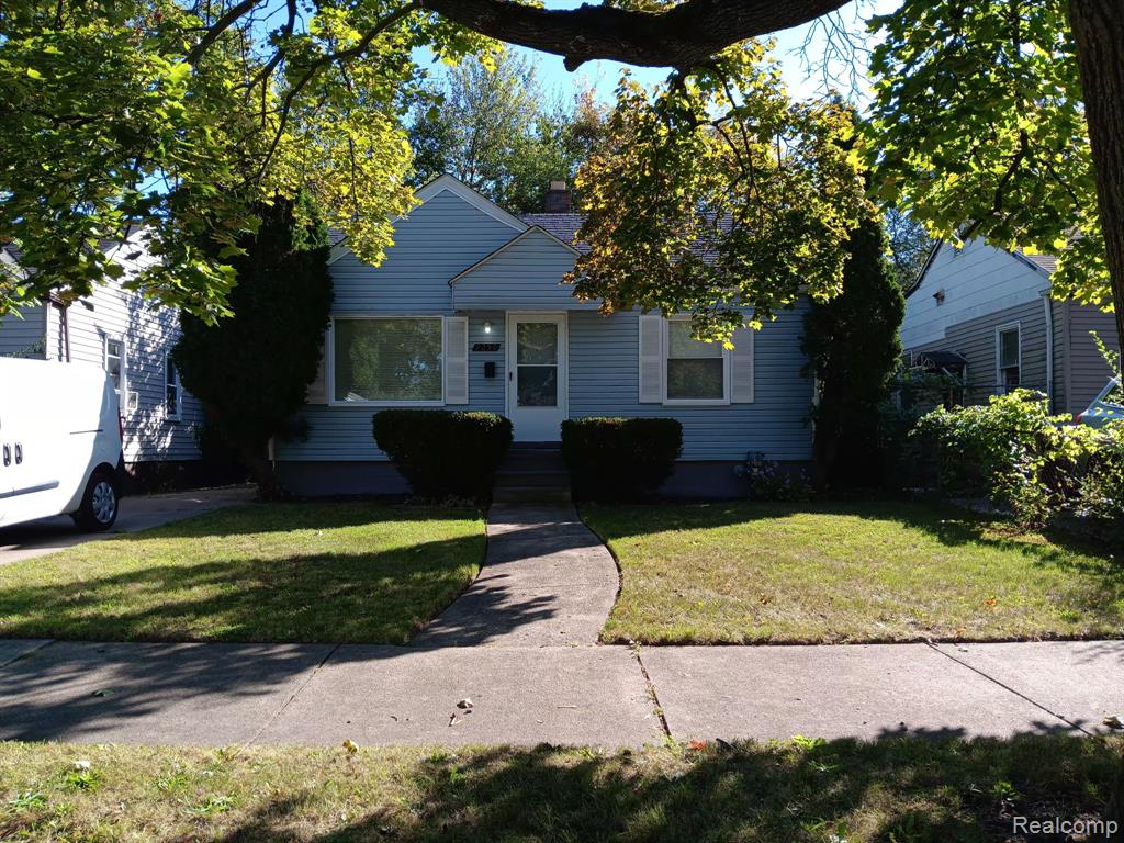 9250 PLAINVIEW, Detroit, MI 48228 — Photo 2